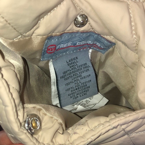 EUC FREE COUNTRY zip up quilted with pockets - Picture 7 of 8